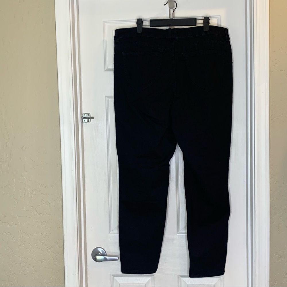 Fashion Nova Women’s Classic Black Chinos Pants Size 22